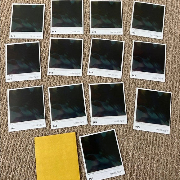 Taylor Swift 1989 Deluxe Polaroids - Picture 3 of 4